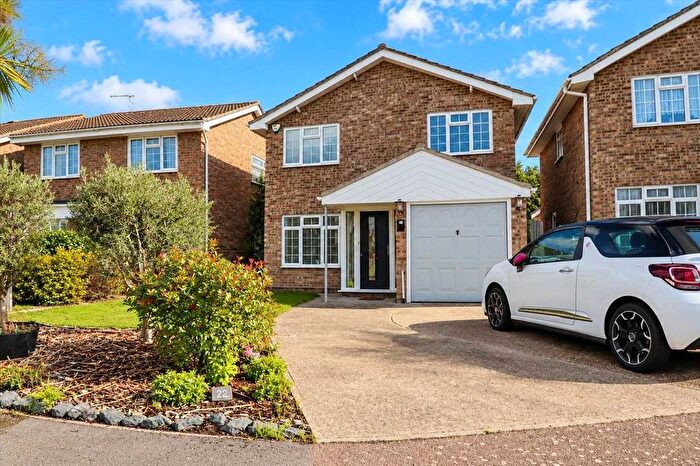 4 Bedroom Detached House For Sale In Nien Oord, Clacton On Sea, CO16