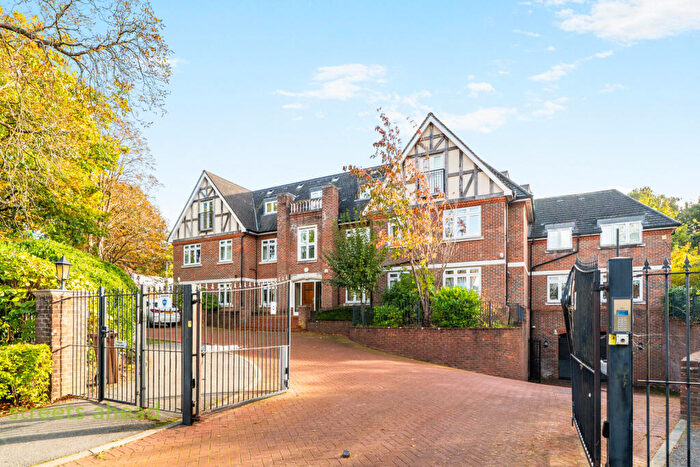 2 Bedroom Apartment For Sale In Wakeling Court, Foxley Lane, Purley, CR8