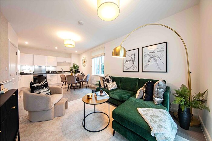 2 Bedroom Flat For Sale In Sunningdale Park, Berkshire, SL5