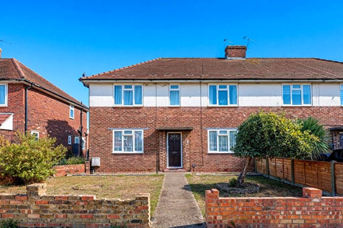 Property For Sale In Townson Way, Northolt, UB5