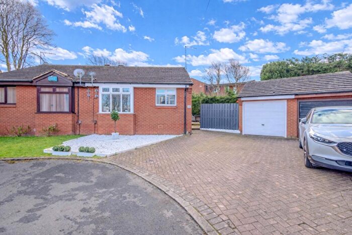 2 Bedroom Semi-Detached Bungalow To Rent In Kingfisher Close, Leeds, LS17