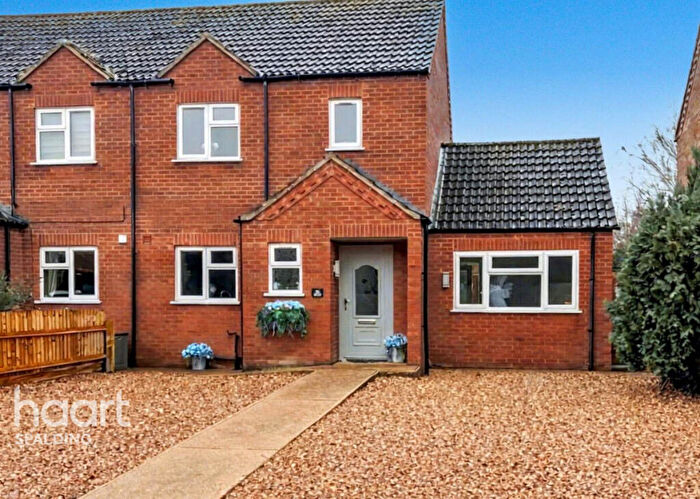 3 Bedroom Semi-Detached House For Sale In Jubilee Close, Sutton St James, PE12