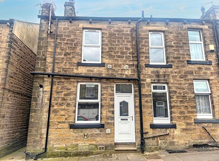 2 Bedroom End Of Terrace House To Rent In Aire View, Silsden, BD20