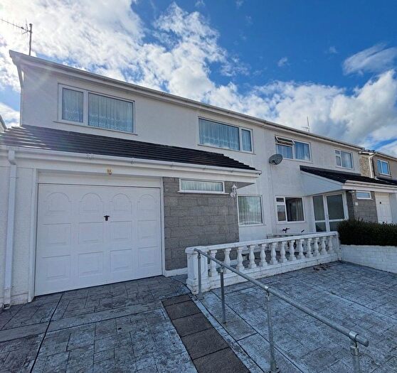 3 Bedroom Semi-Detached House For Sale In Penbryn, Lampeter, SA48