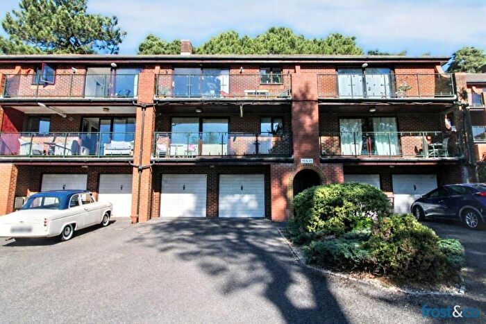 2 Bedroom Apartment For Sale In Constitution Hill Gardens, Lower Parkstone, Poole, Dorset, BH14