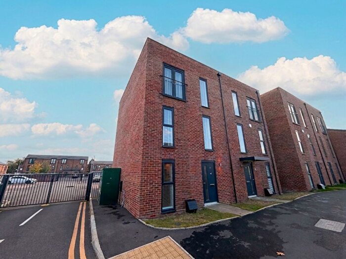 4 Bedroom Terraced House For Sale In Shergar Way, Salford, M6