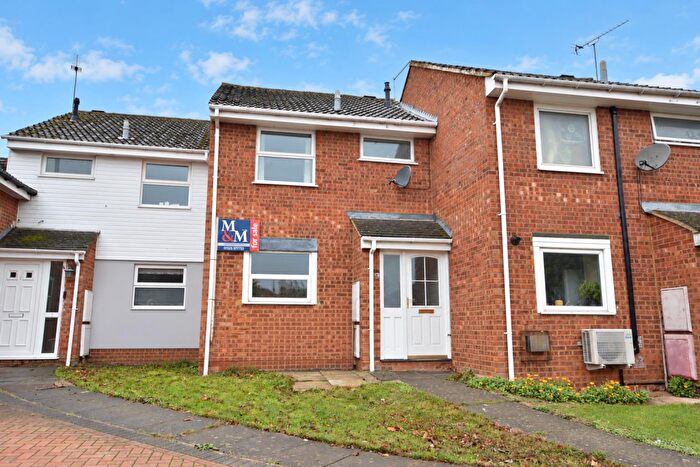 2 Bedroom Terraced House For Sale In Windermere Gardens, Leighton Buzzard, LU7
