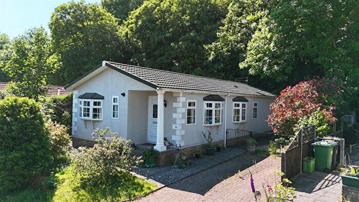 2 Bedroom Mobile/park Home For Sale In Clanna, Alvington, Lydney, GL15