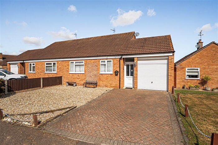 2 Bedroom Semi-Detached Bungalow For Sale In Arnott Road, Holt, NR25