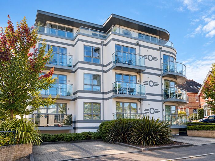 2 Bedroom Flat To Rent In Alum Grange, Burnaby Road, Bournemouth, Dorset, BH4