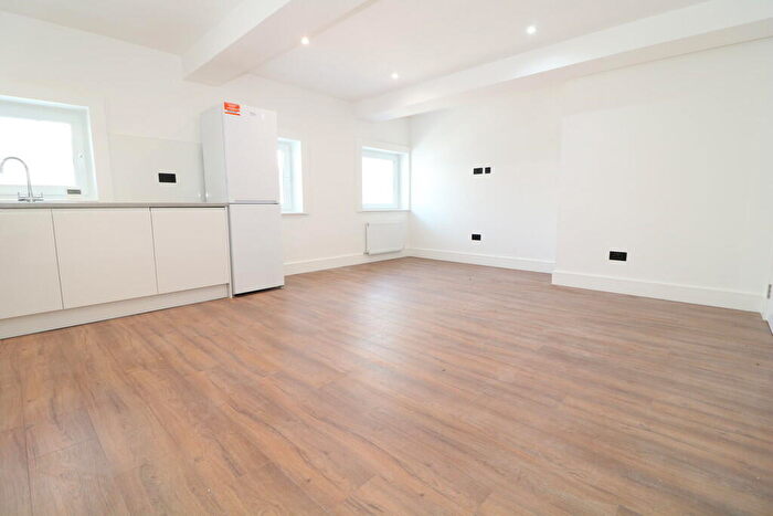 1 Bedroom Flat To Rent In High Street, Dorking, RH4