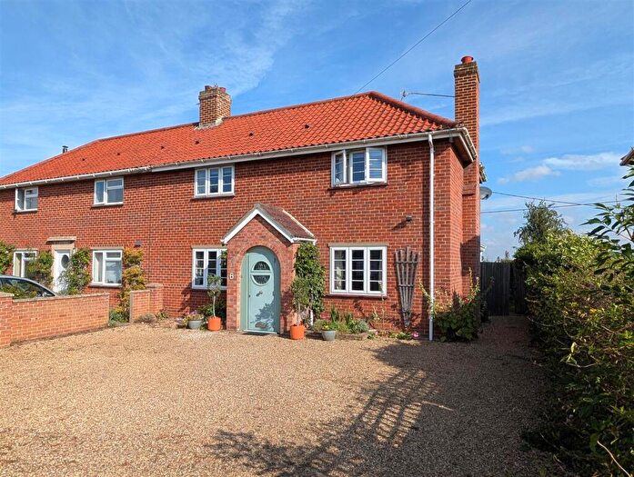3 Bedroom Semi-Detached House For Sale In Church Road, Aslacton, Norwich, NR15