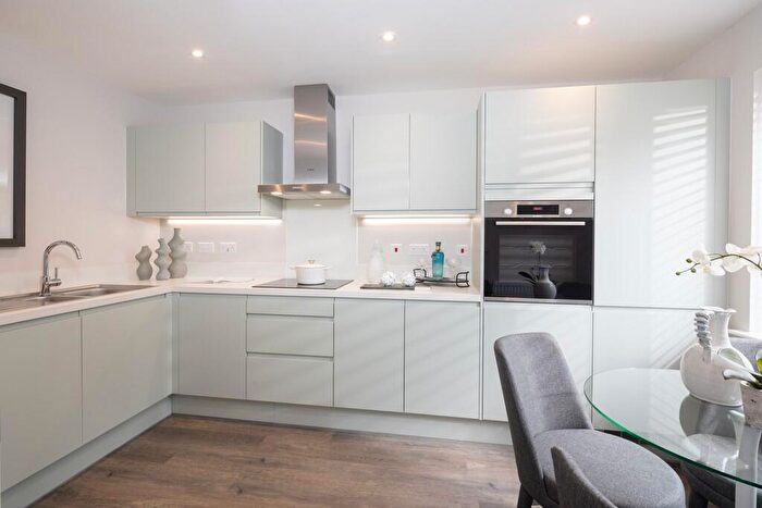 2 Bedroom End Of Terrace House For Sale In Wheldon Lane, Crowthorne, RG40