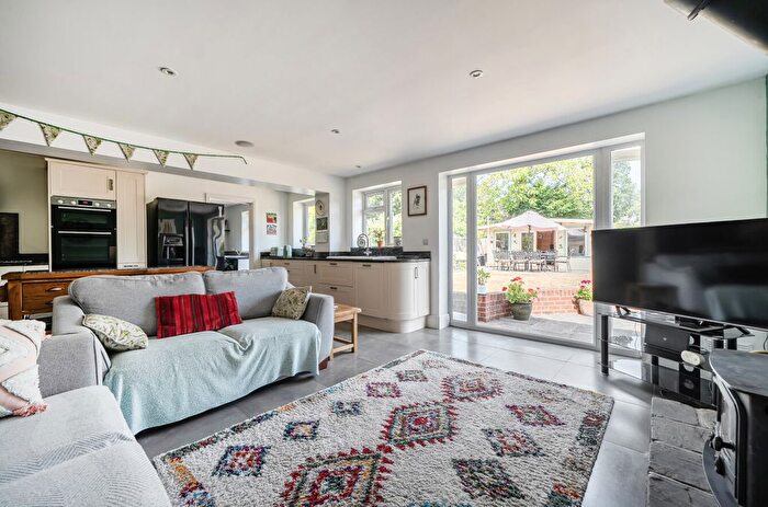 4 Bedroom Bungalow For Sale In Burney Bit, Pamber Heath, Tadley, Hampshire, RG26