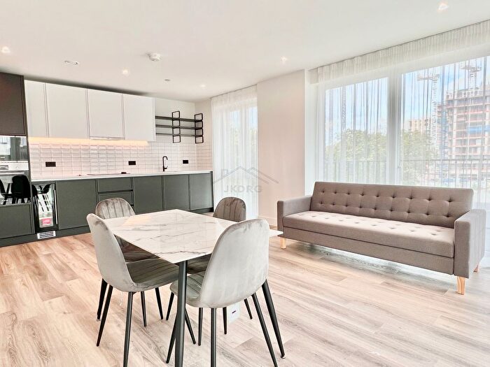 3 Bedroom Flat To Rent In Townsend Road, Kidbrooke, SE3