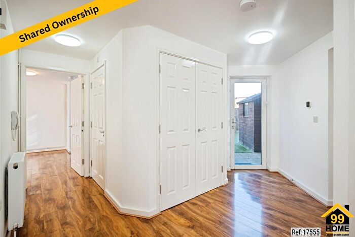 2 Bedroom Flat For Sale In Faith Court, Bow, London, E3