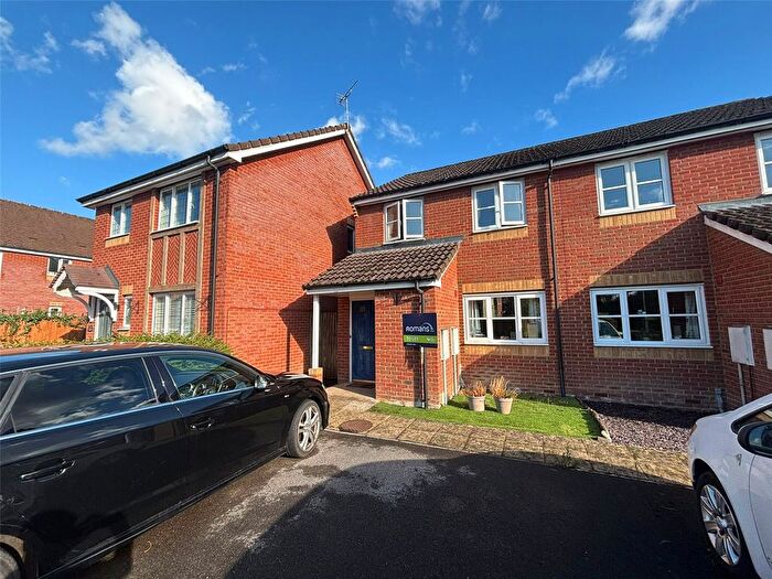 2 Bedroom End Of Terrace House To Rent In Harrow Way, Sindlesham, Wokingham, RG41