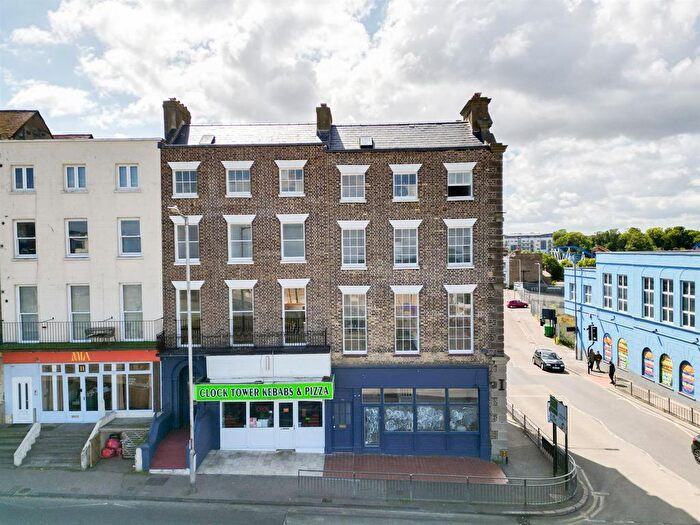2 Bedroom Flat For Sale In Flat, Marine Gdns, Margate, CT9