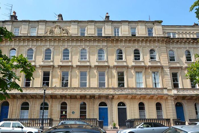 3 Bedroom Apartment For Sale In Victoria Square | Clifton, BS8