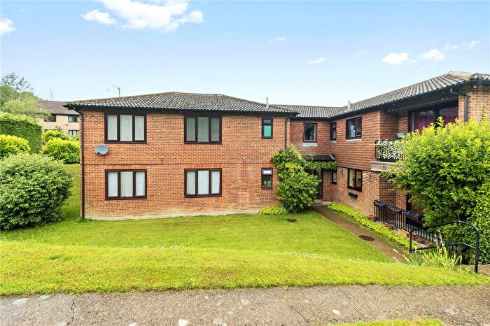 2 Bedroom Flat For Sale In Tollwood Park, Crowborough, East Sussex, TN6