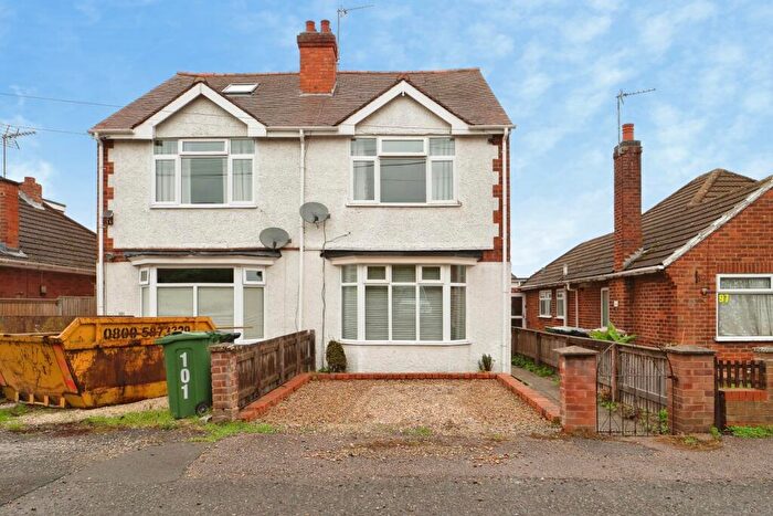 3 Bedroom Semi-Detached House For Sale In Byron Street, Loughborough, Leicestershire, LE11