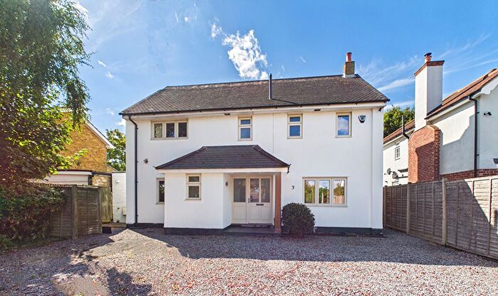 5 Bedroom Property For Sale In Carlton Road, Redhill, RH1
