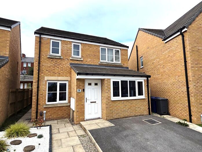3 Bedroom Detached House For Sale In Mitchells Terrace, Wombwell, S73