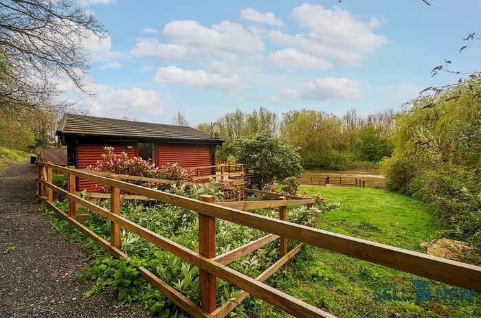 1 Bedroom Lodge For Sale In Water Lane, Renhold, MK41