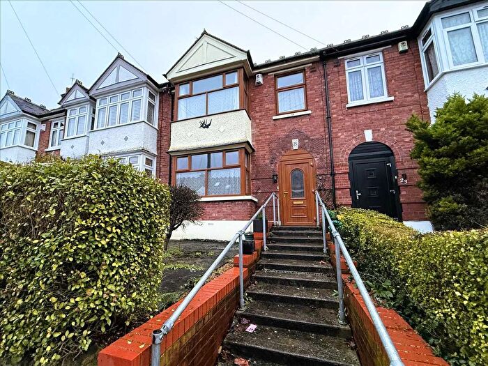 3 Bedroom Terraced House For Sale In Hillingdon Road, Gravesend, DA11