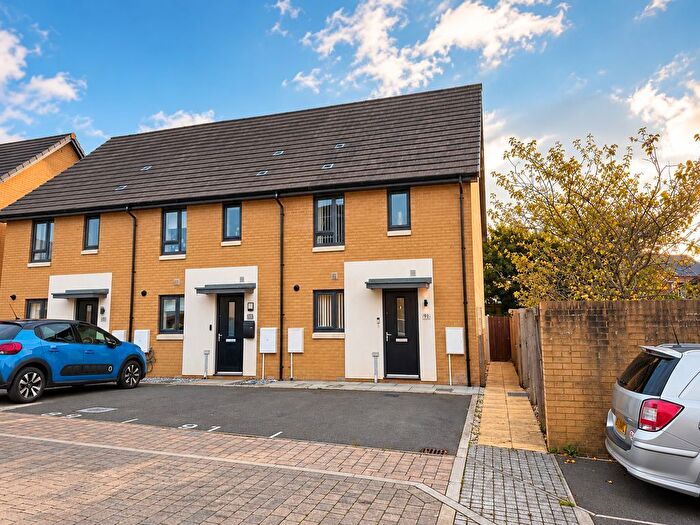 3 Bedroom End Of Terrace House For Sale In Spindle Crescent, Plymouth, PL7