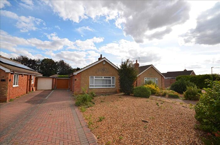 3 Bedroom Detached Bungalow To Rent In The Paddock, Raunds, Northamptonshire, NN9