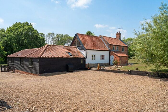 4 Bedroom Detached House For Sale In East Ruston Road, Honing, NR28