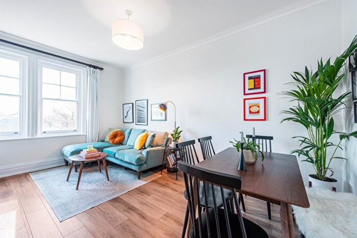 2 Bedroom Flat To Rent In Elm Park Mansions, Chelsea, SW10