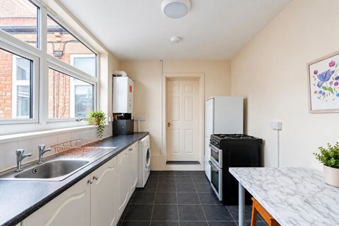 2 Bedroom Flat To Rent In Lynnwood Terrace, Fenham, Newcastle Upon Tyne, NE4