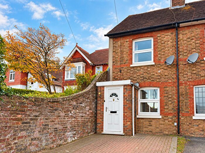 2 Bedroom End Of Terrace House For Sale In Junction Road, Burgess Hill, RH15