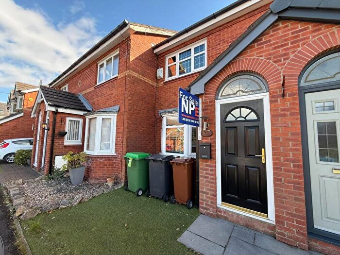 2 Bedroom Town House For Sale In Marston Close, Failsworth, Manchester, M35
