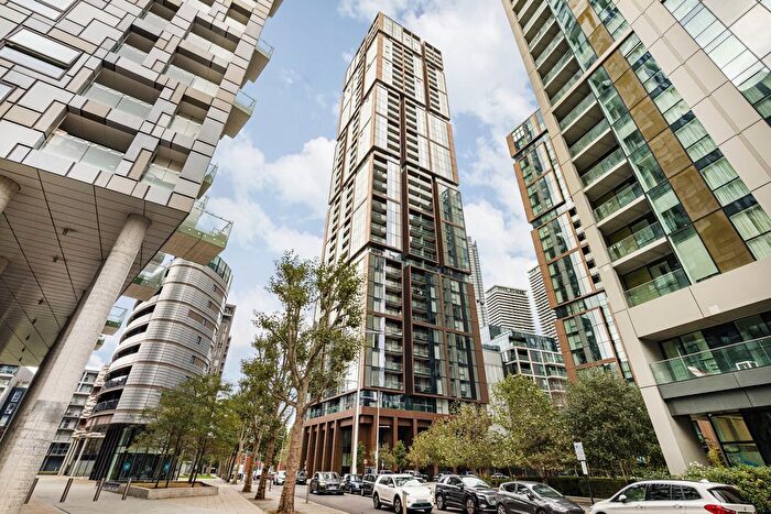 3 Bedroom Flat For Sale In Maine Tower, Harbour Way, E14