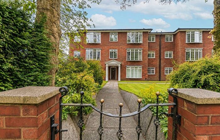 2 Bedroom Flat For Sale In Pennington Mews, Leigh, WN7