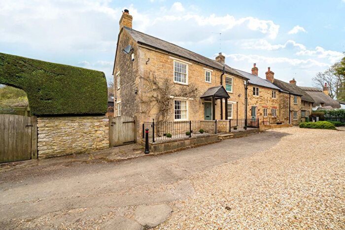4 Bedroom Cottage For Sale In Kettle End, Lois Weedon, NN12