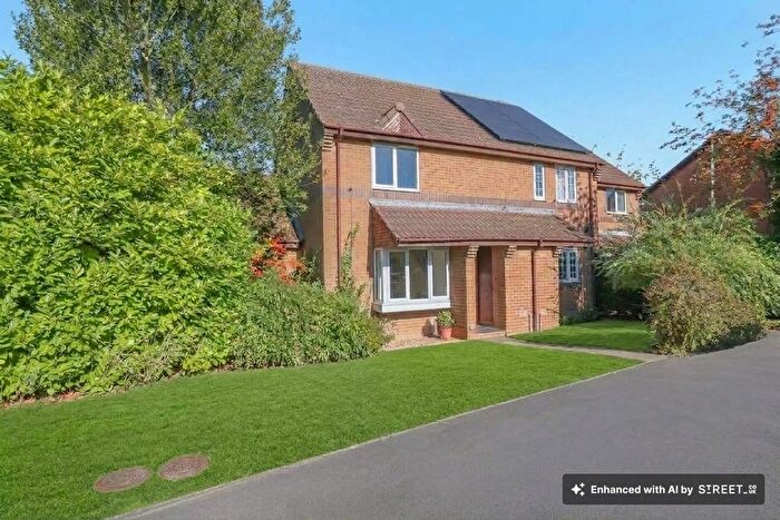 3 Bedroom Semi-Detached House To Rent In Teasel Way, Cambridge, CB1