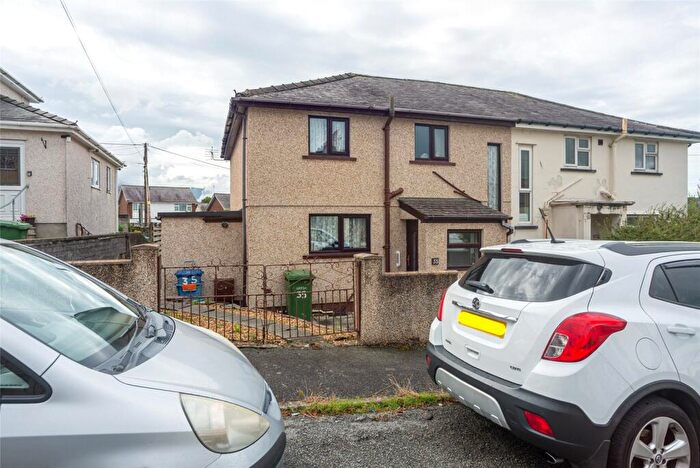 3 Bedroom Semi-Detached House For Sale In Maes Coetmor, Bethesda, Bangor, Gwynedd, LL57