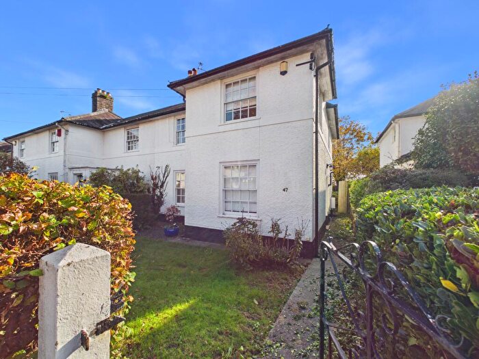 3 Bedroom Semi-Detached House To Rent In Pen Y Dre, Rhiwbina, Cardiff, CF14