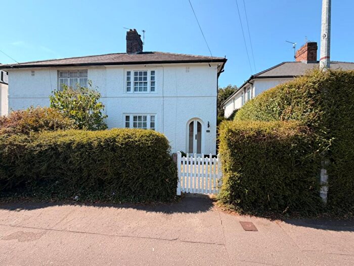 3 Bedroom Semi-Detached House For Sale In Heol-y-deri, Rhiwbina, Cardiff, CF14