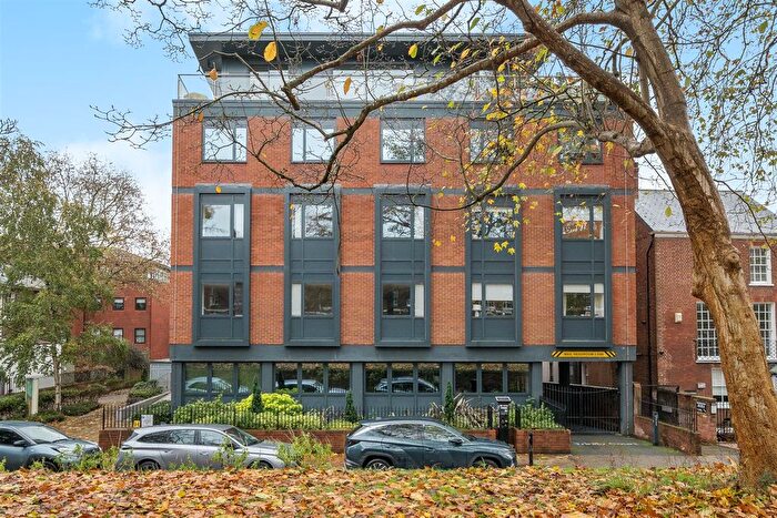 2 Bedroom Flat For Sale In Trinity Court, Southernhay East, Exeter, EX1