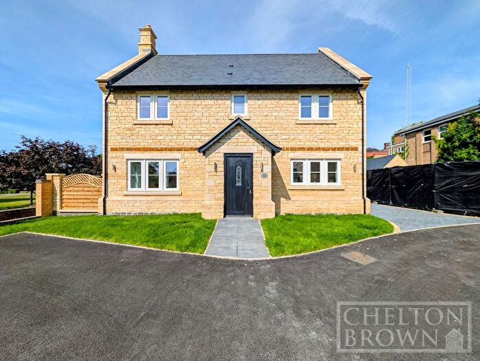 3 Bedroom Detached House For Sale In Castle Mews, Wellingborough, Northamptonshire, NN8