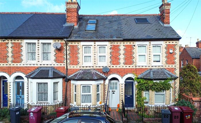 4 Bedroom Terraced House For Sale In Cardigan Gardens, Reading, Berkshire, RG1