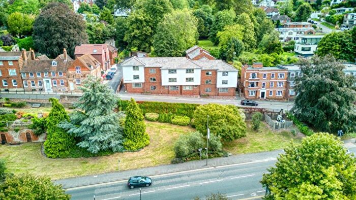 Apartment To Rent In Quarry Street, Guildford, GU1