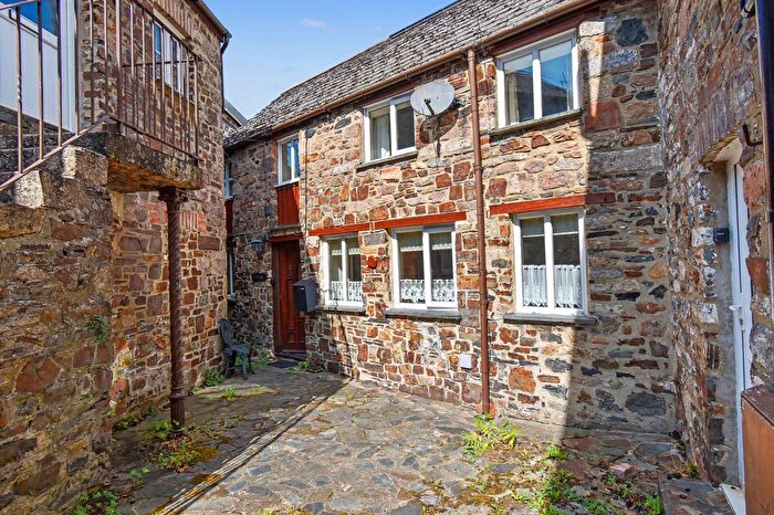 1 Bedroom Semi-Detached House For Sale In North Street, Okehampton, EX20