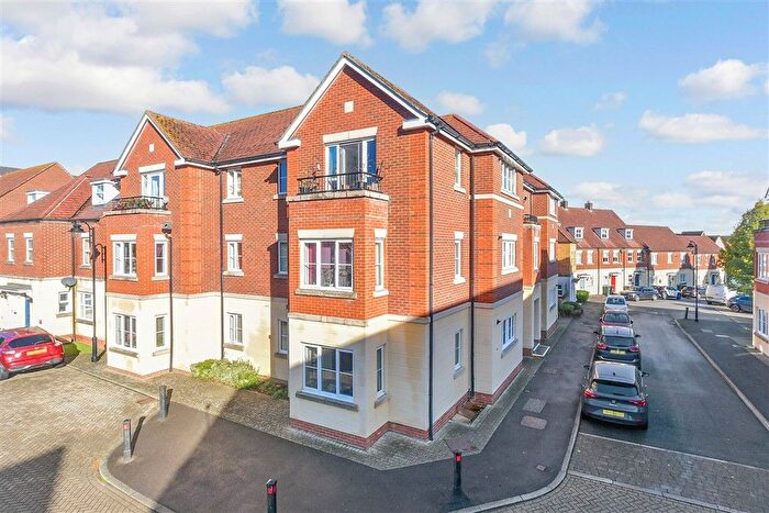 2 Bedroom Flat For Sale In Brigadier Gardens, Ashford, Kent, TN23