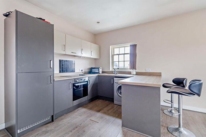2 Bedroom Flat For Sale In High Street, Bawtry, Doncaster, DN10
